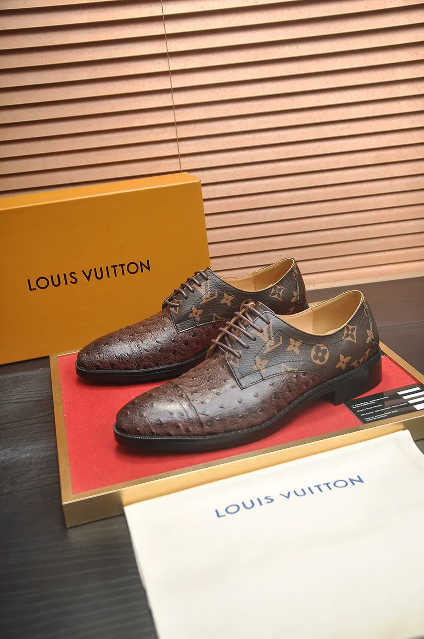 Men's men's shoes 💰500💶 [LV] (original single cowhide lining) 🍀LV's latest genuine leather business suit shoes are launched simultaneously on the official website. The first-layer cowhide imported from Italy is made of heavy gold, 💥official website 1:1 rubber outsole. Versatile to wear, high-end without losing class, and the color combination is extraordinary. This four-season style is alluring when worn on your feet, showing off your big-name flair. Standard code 38-45 (45 customized)